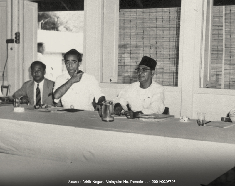 Black and white photo before colorization
